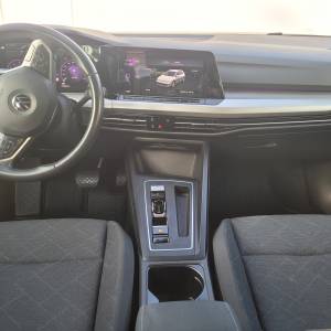 VW Golf 8 Life 1,0 eTSI DSG automatik,ALU,ACC,LANE,LED,hybrid,kamera..