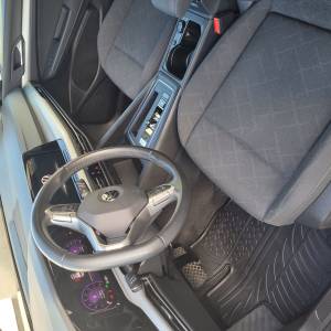 VW Golf 8 Life 1,0 eTSI DSG automatik,ALU,ACC,LANE,LED,hybrid,kamera..