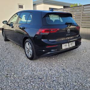 VW Golf 8 Life 1,0 eTSI DSG automatik,ALU,ACC,LANE,LED,hybrid,kamera..
