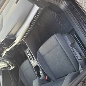 VW Golf 8 Life 1,0 eTSI DSG automatik,ALU,ACC,LANE,LED,hybrid,kamera..