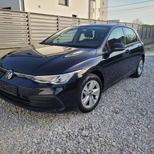 VW Golf 8 Life 1,0 eTSI DSG automatik,ALU,ACC,LANE,LED,hybrid,kamera..