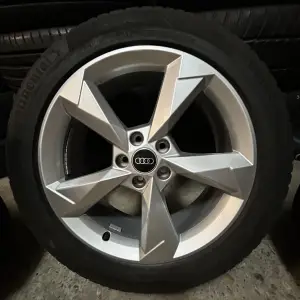 AUDI SET 5X112 19" GUME CONTINENTAL 235/50R19 / 4 KOMADA