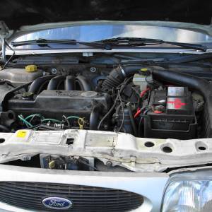 auto tehnički ispravan, motor igetriba  u super stanju sa svega 122000