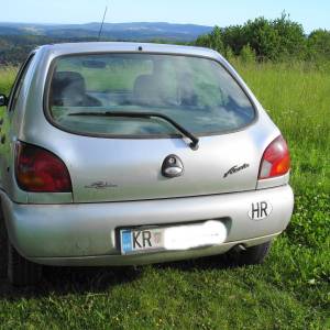 auto tehnički ispravan, motor igetriba  u super stanju sa svega 122000