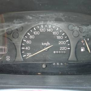 auto tehnički ispravan, motor igetriba  u super stanju sa svega 122000