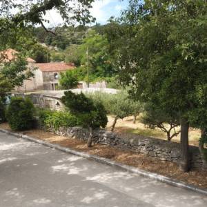 Brač, Nerežišća, građevno zemljište za prodaju,kmpletna infrastruktura
