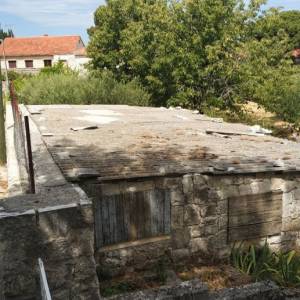 Brač, Nerežišća, građevno zemljište za prodaju,kmpletna infrastruktura
