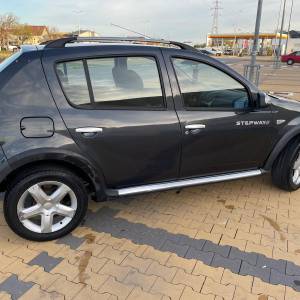 Dacia Sandero Stepway 1.6-tvornički plin..Reg 1 godinu..Klima..Alu