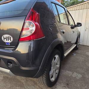 Dacia Sandero Stepway 1.6-tvornički plin..Reg 1 godinu..Klima..Alu