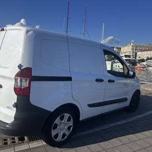 FORD TRANSIT COURIER