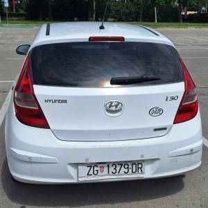 Hyundai i30, 2008. godište, 1.6 Diesel, 4 zimske, 4 ljetne gume, thule