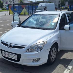 Hyundai i30, 2008. godište, 1.6 Diesel, 4 zimske, 4 ljetne gume, thule
