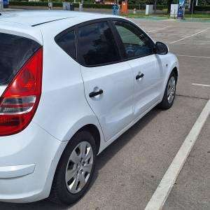 Hyundai i30, 2008. godište, 1.6 Diesel, 4 zimske, 4 ljetne gume, thule