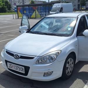 Hyundai i30, 2008. godište, 1.6 Diesel, 4 zimske, 4 ljetne gume, thule