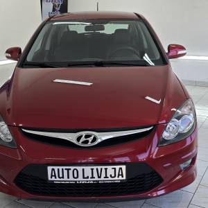 HYUNDAI I30 MAKSIMALNO SAČUVAN,PRVI VLASNIK