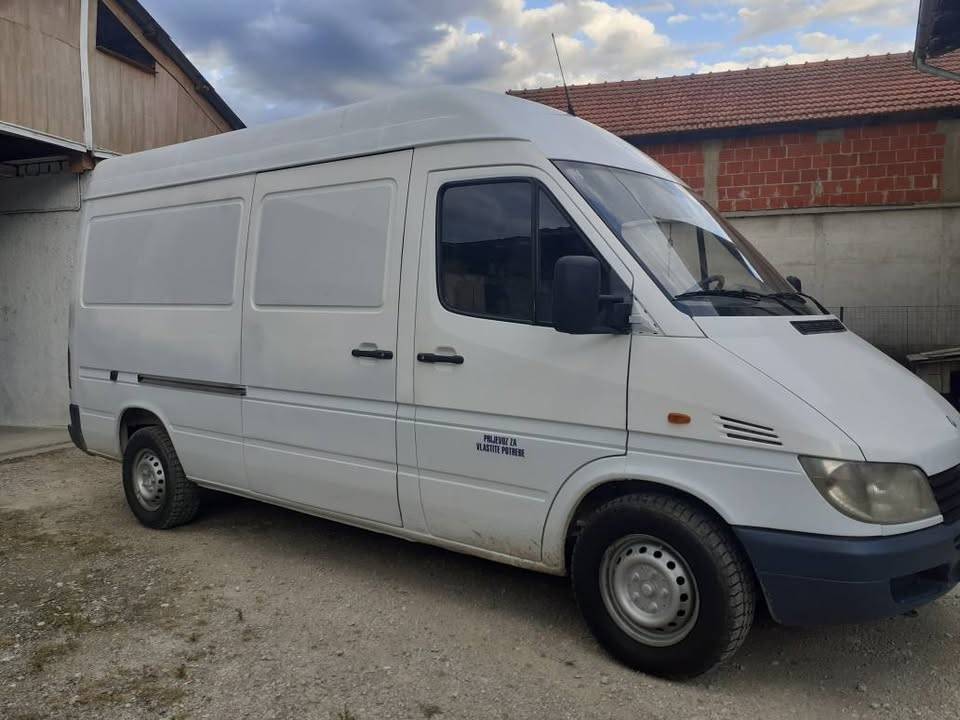 Mercedes sprinter 211cdi u odlicnom stanju očuvan,siguran