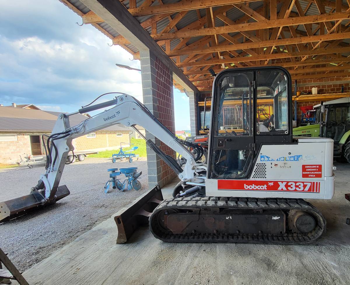 Minibager BOBCAT X337