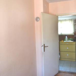Novi Zagreb-Trokut-kuća 72 m2 i 140 m2 okućnice sa 2 parkirna mjesta !