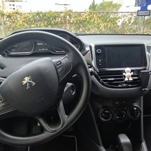 Peugeot 208 1.4hdi *REG.GODINU DANA*