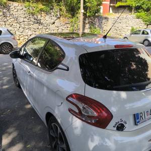 Peugeot 208 1.4hdi *REG.GODINU DANA*