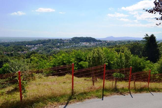 Podsljeme-Šestinski vrh 5.730 m2-građevinska parcela-izlaz na 2 strane