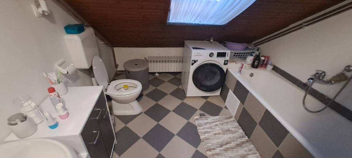 Prodaja stana 93 m2