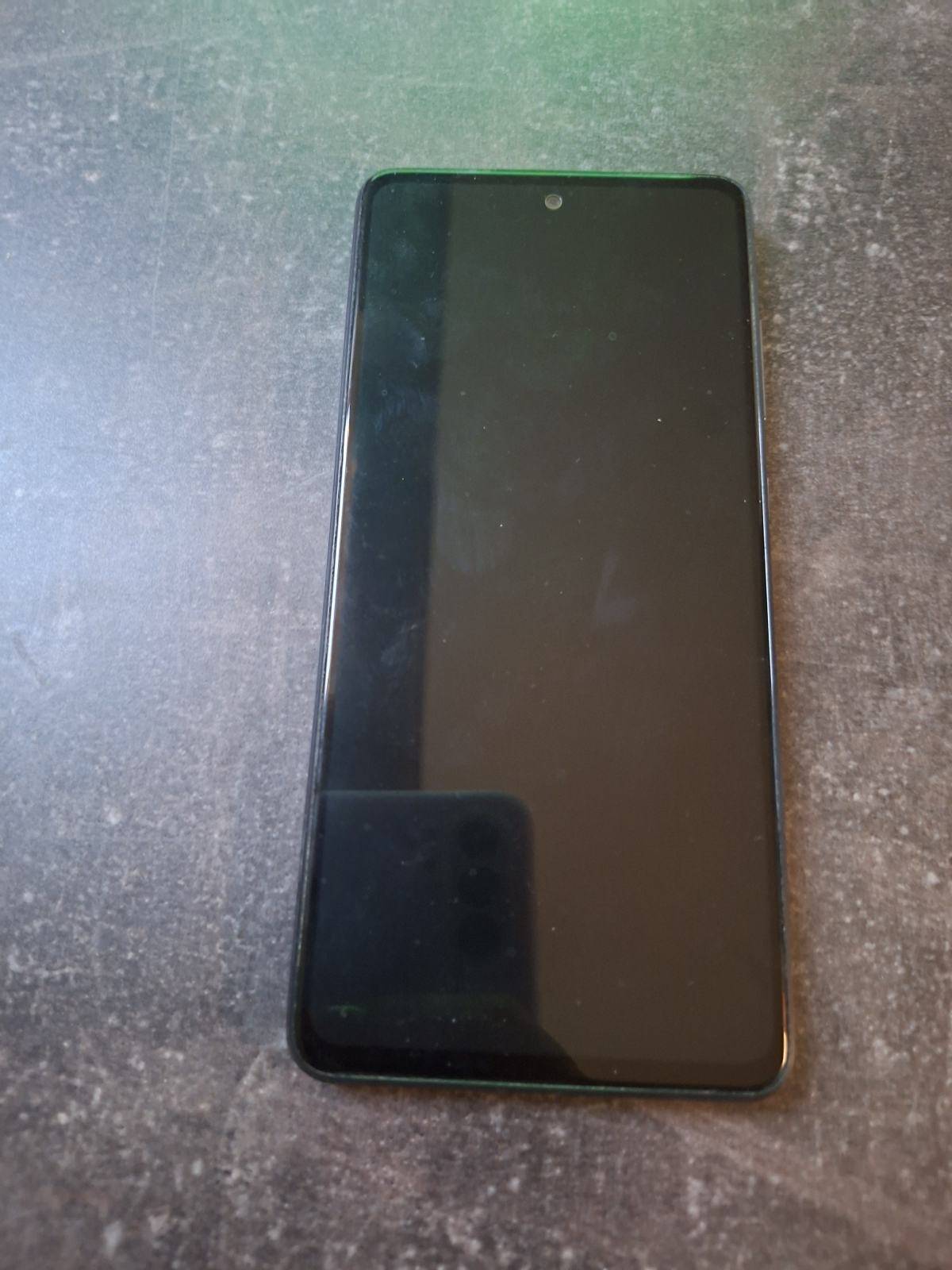 Prodajem 2 mobitela