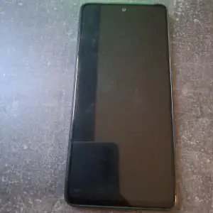 Prodajem 2 mobitela