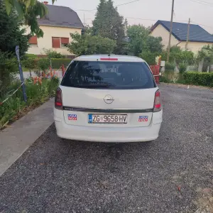 PRODAJEM HITNO