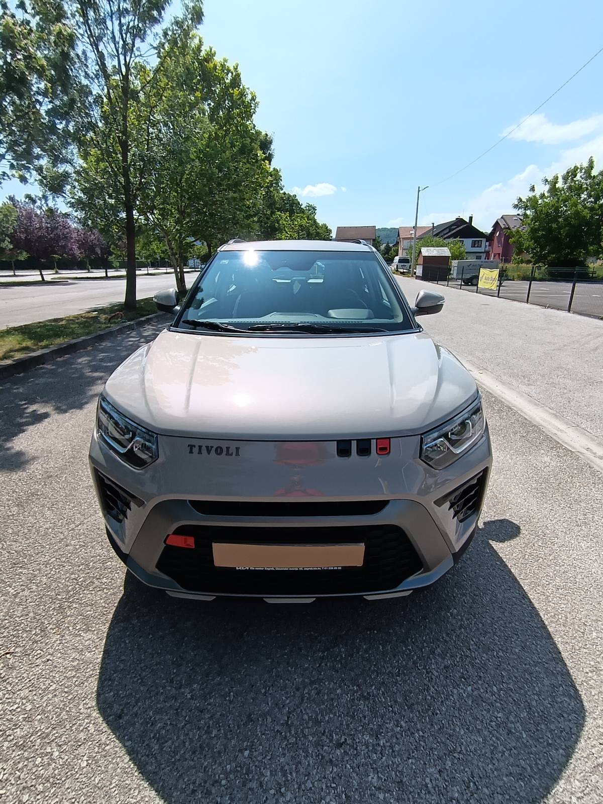 Prodajem KGM(sangyong) TIVOLI