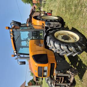 Renault Ares 610rz