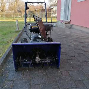 Samohodna Ralica za snijeg baca u svim smjerovima 10m