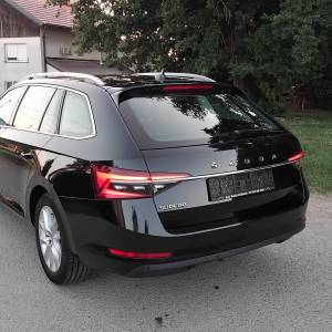 Škoda Superb Combi 2,0 TDI model 2021g.DSG, matrix, keyless, virtualni