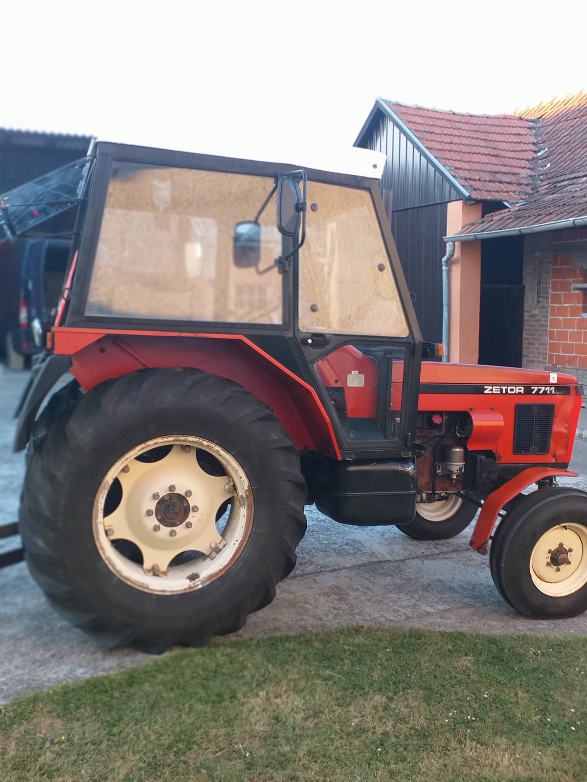 traktor zetor 7711      92 godina