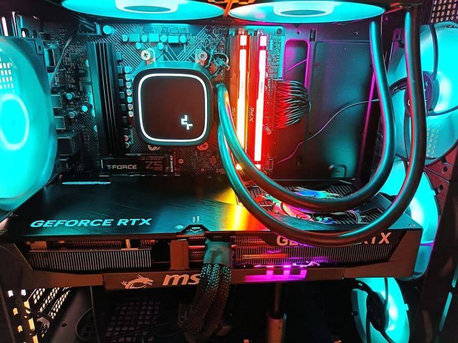 AMD Ryzen 7 9800X3D, RTX 5080, 64gb DDR5, SSD 2TB, Vodeno 240, 850W