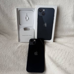 Apple iPhone 13, 256 GB, Midnight (crni) – odlično stanje!