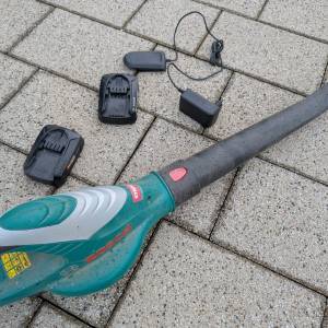 Bosch ALB 18 LI akumulatorski puhač lišća, punjač i dvije baterije