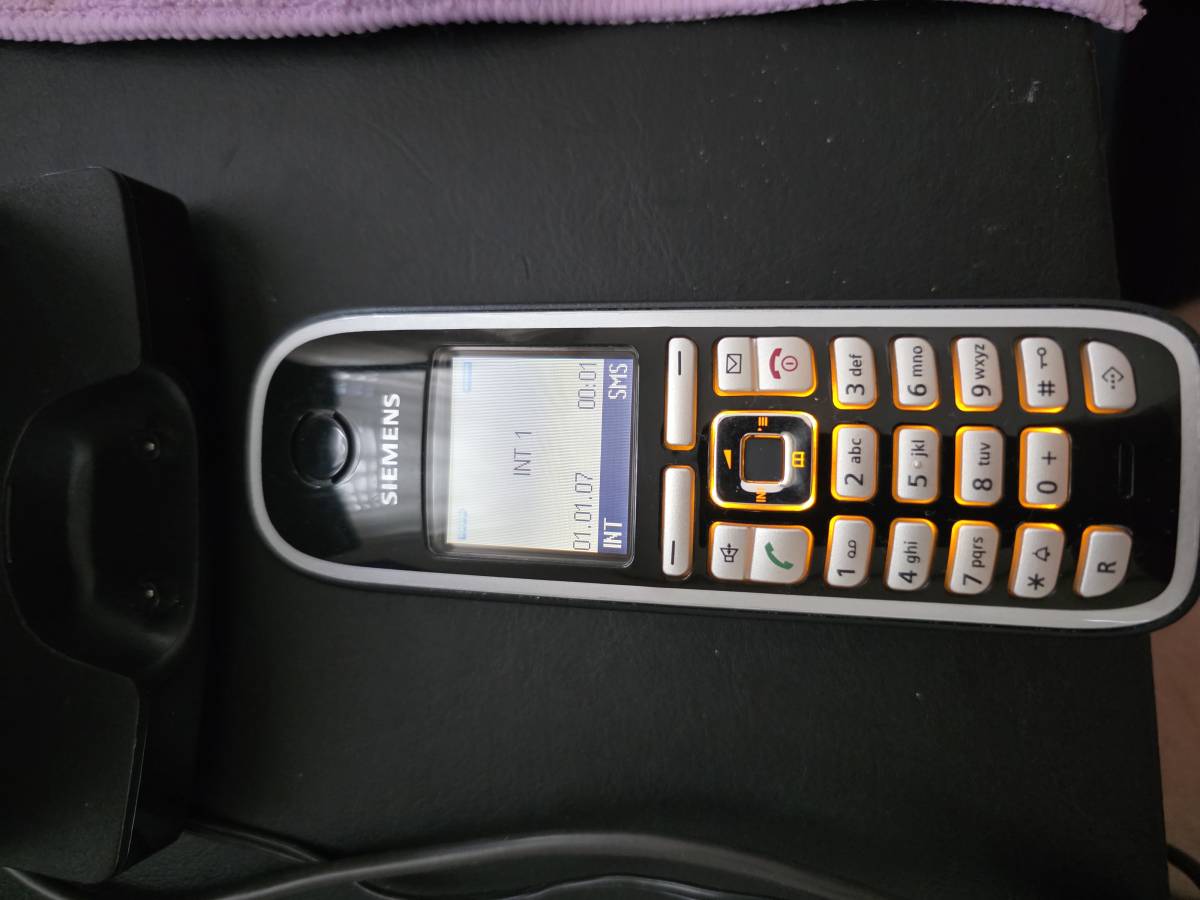 Fiksni telefon Gigaset CX470