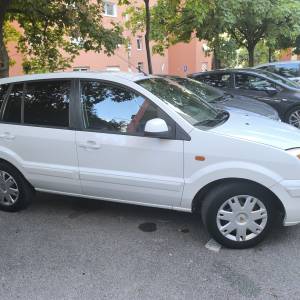 Ford Fusion, 2011 god., redovito održavan, 145500 km prodajem.