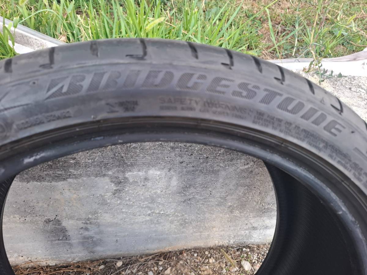 Gume ljetne Bridgestone 255/35/19 2 kom.