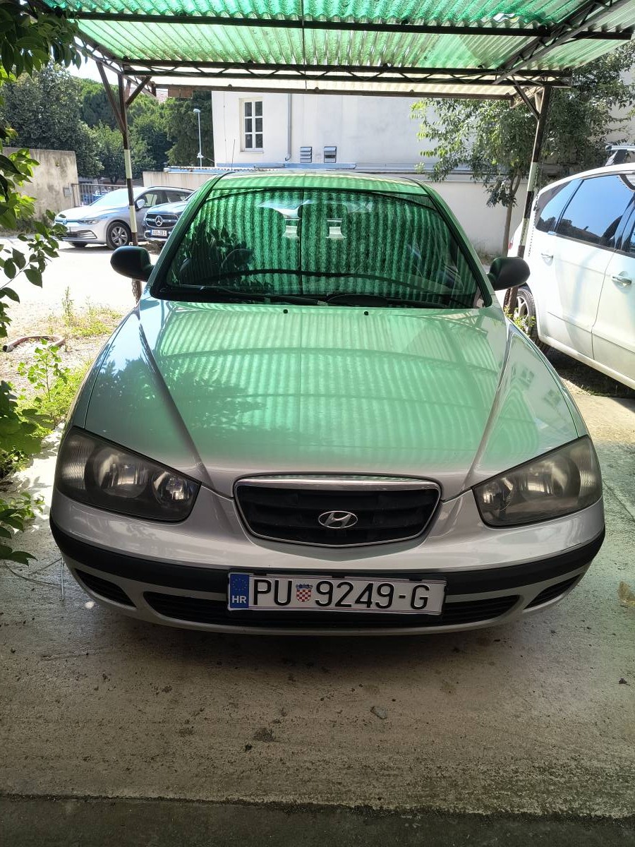 Hyundai Elantra + 4 dodatne zimske gume, reg do 12/2025