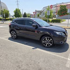 Nissan Qashai 1.5 dci*Full oprema*Jamstvo*Servisna*Panorama