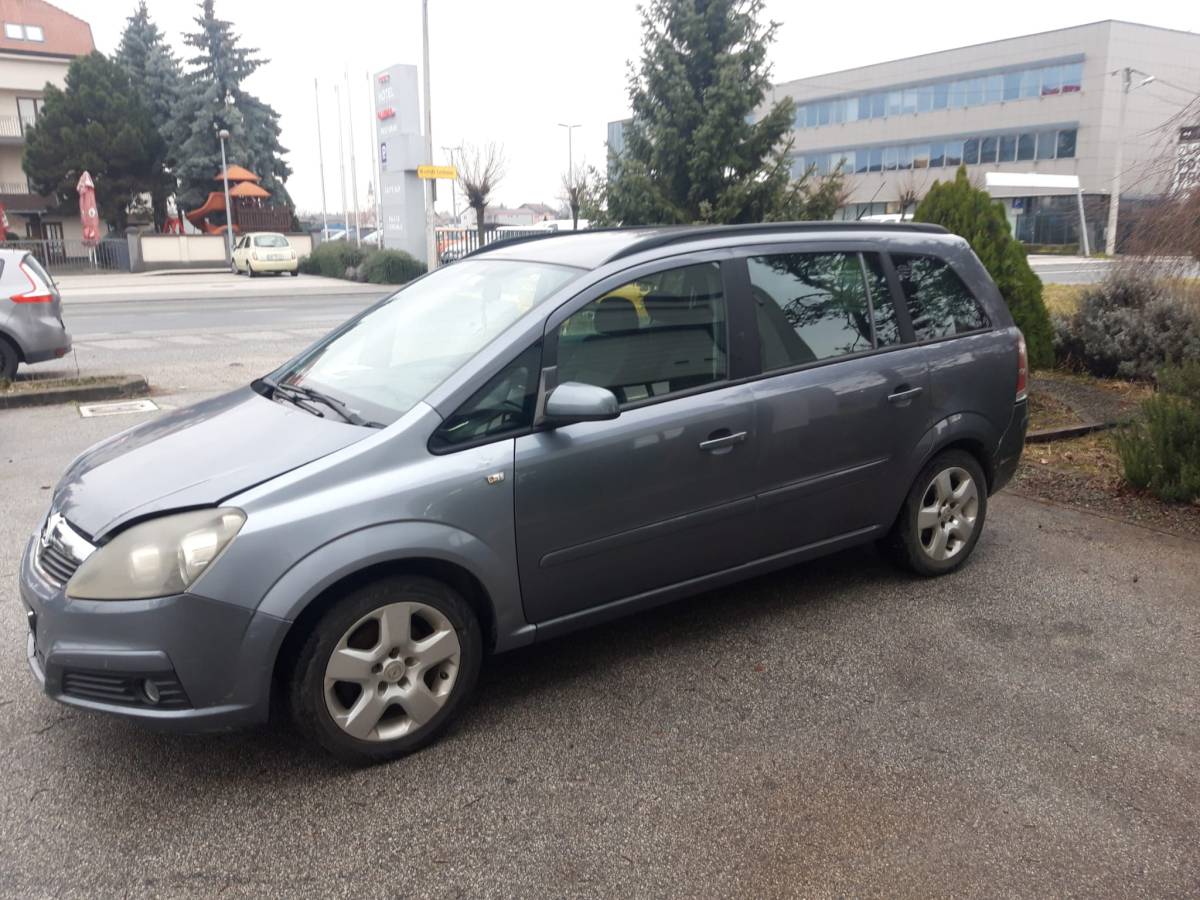 Opel zafira b 2009