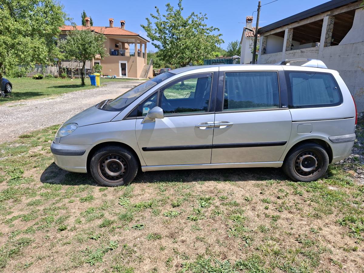 Pegout 807 2.2 hdi Prodaje se bez papira za djelove