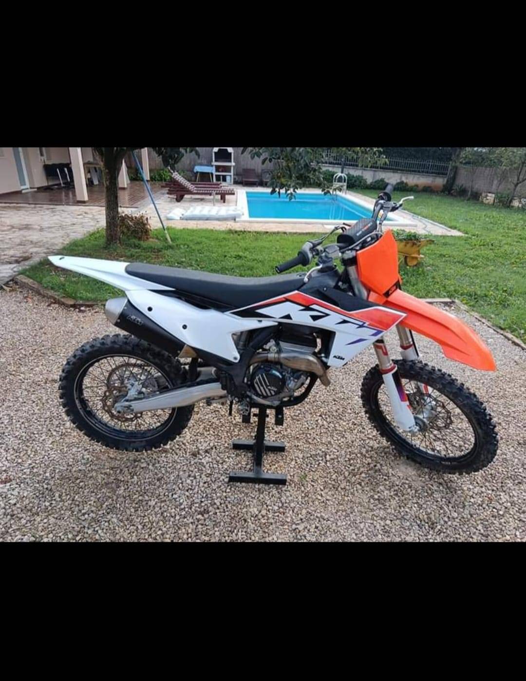 Prodajem ktm sxf 250 2023g.