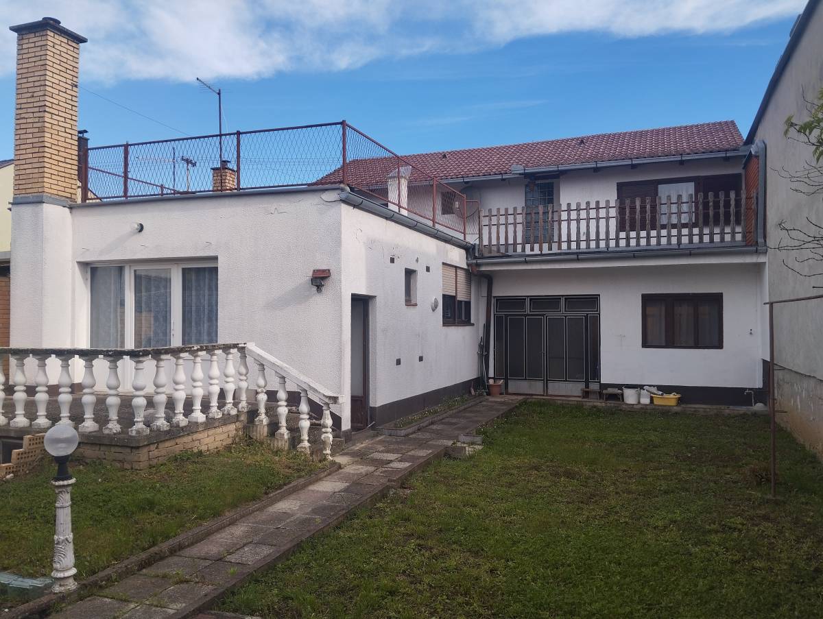Prodajem kucu Kornatska 43 Osijek Jug 2