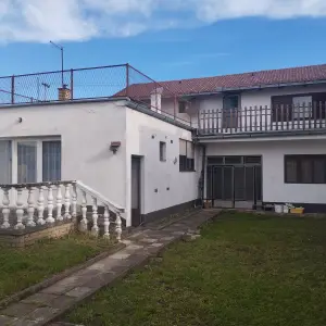 Prodajem kucu Kornatska 43 Osijek Jug 2