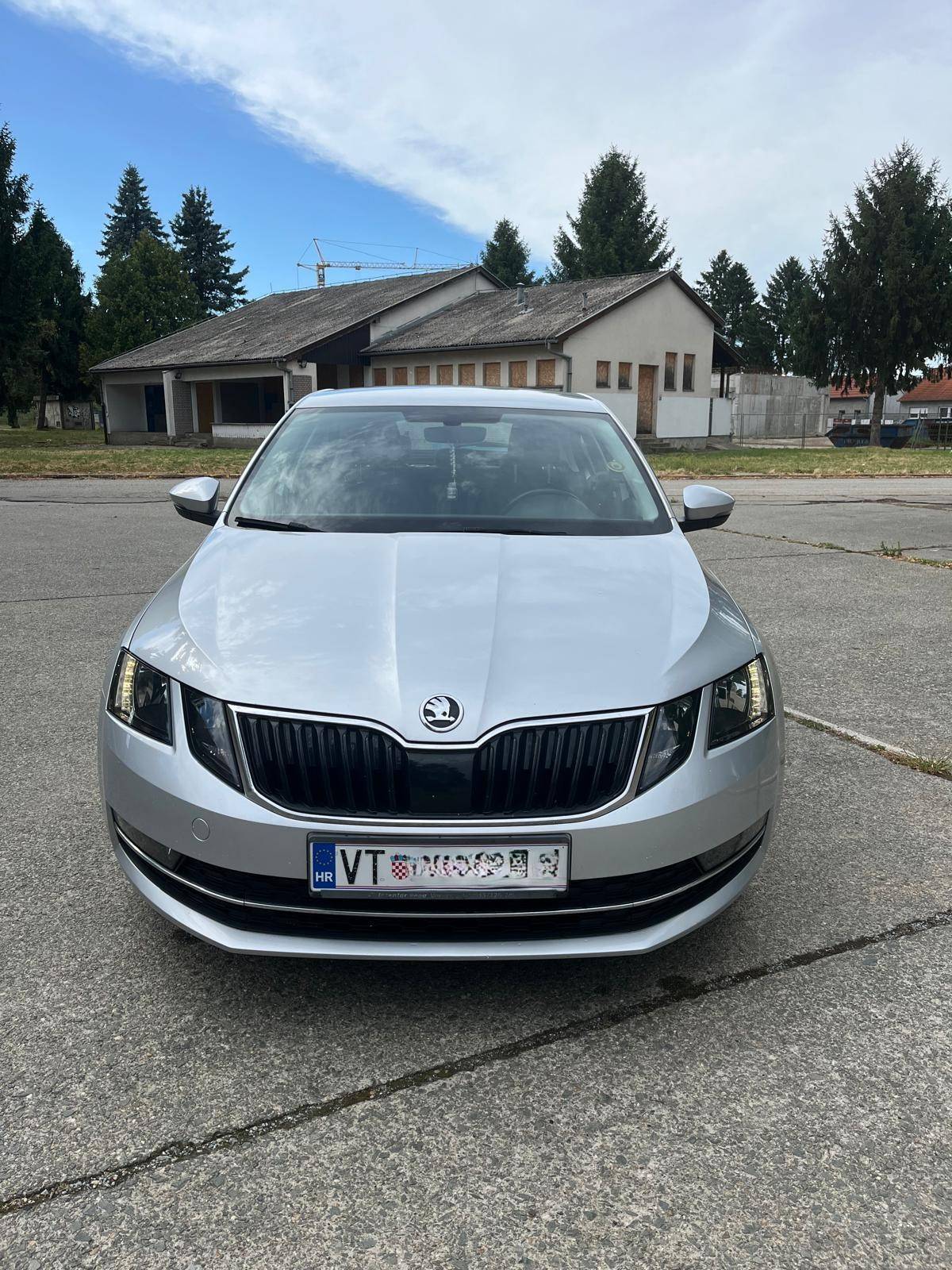 Prodajem Škoda Octavia 3