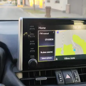 Prodajem Toyota RAV4 Business Edition