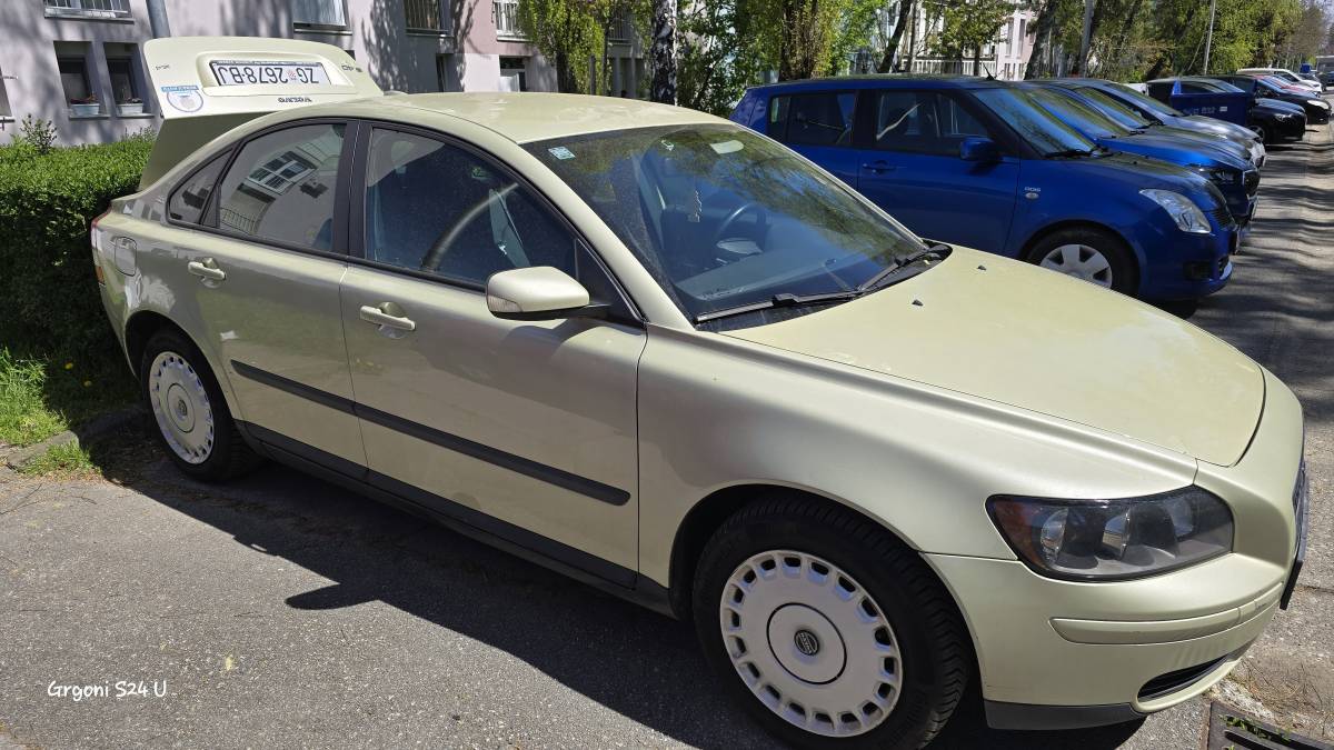 VOLVO S40 2,4 BENZ